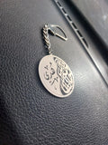 ميدالية من النيكل والكروم بالطراز العربي