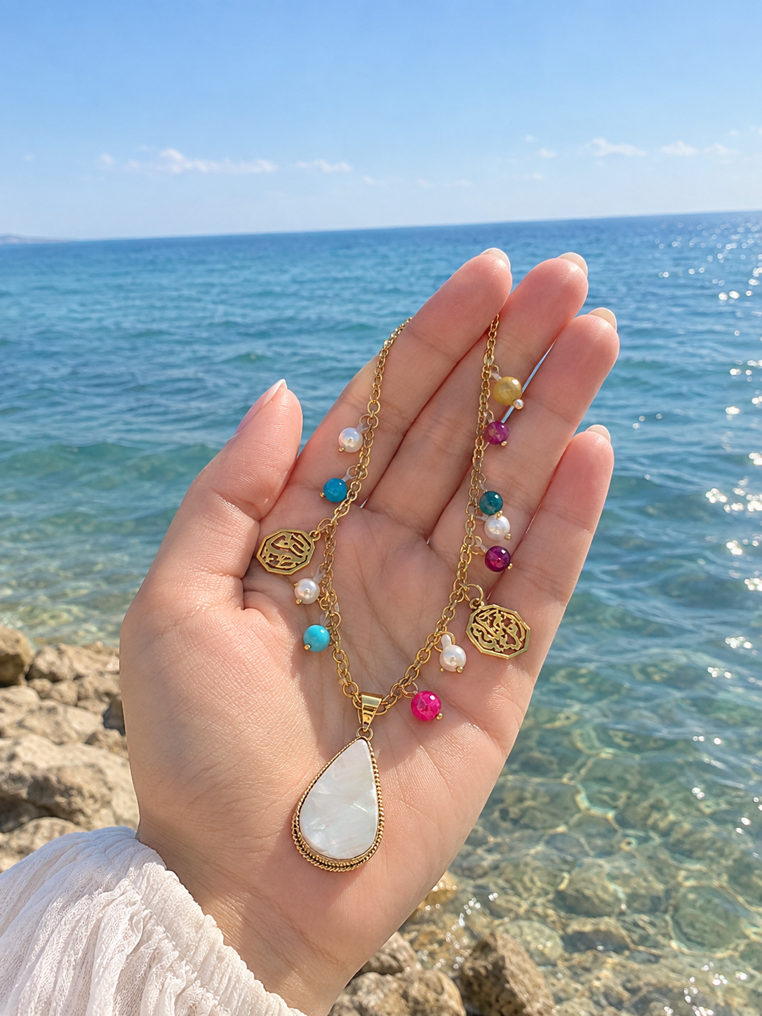 Necklace with a seashell pendant
